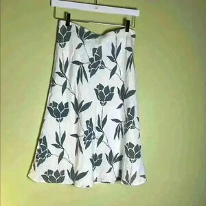 Amanda Smith Office Siren  Floral , flare wide linen skirt.